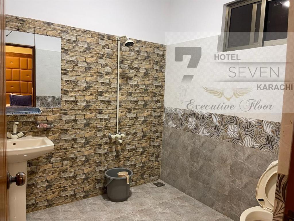 赛温7号酒店 卡拉奇 外观 照片